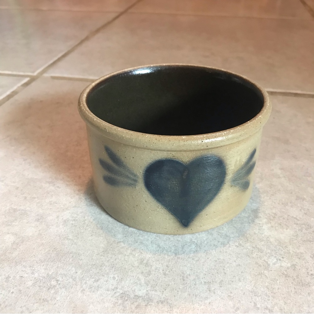 Conner Prairie Mini Ramekin Crock Pottery Blue Heart EUC Collectible Antique Fun - Picture 10 of 10